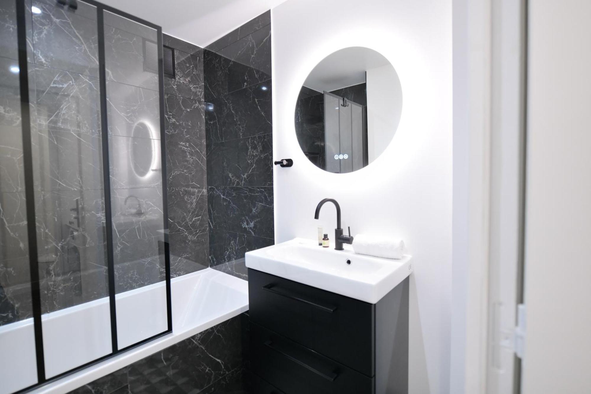 Montmartre Marvel! Designer Apartment Near Metro Paris Extérieur photo